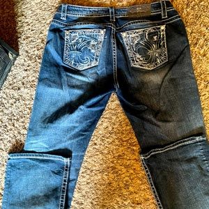 COPY - Miss Me Women’s Size 30, mid rise, easy boot jeans